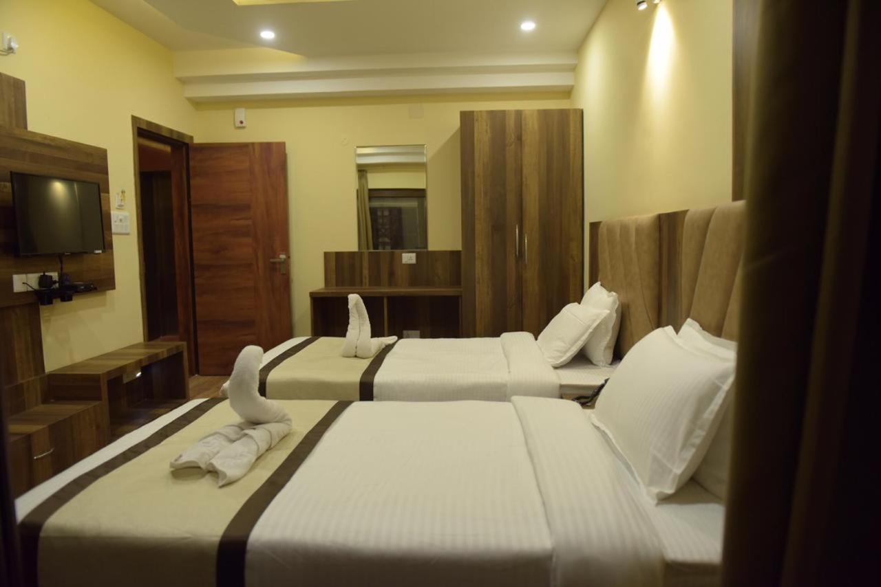 Hotel Royal City Siliguri Zewnętrze zdjęcie