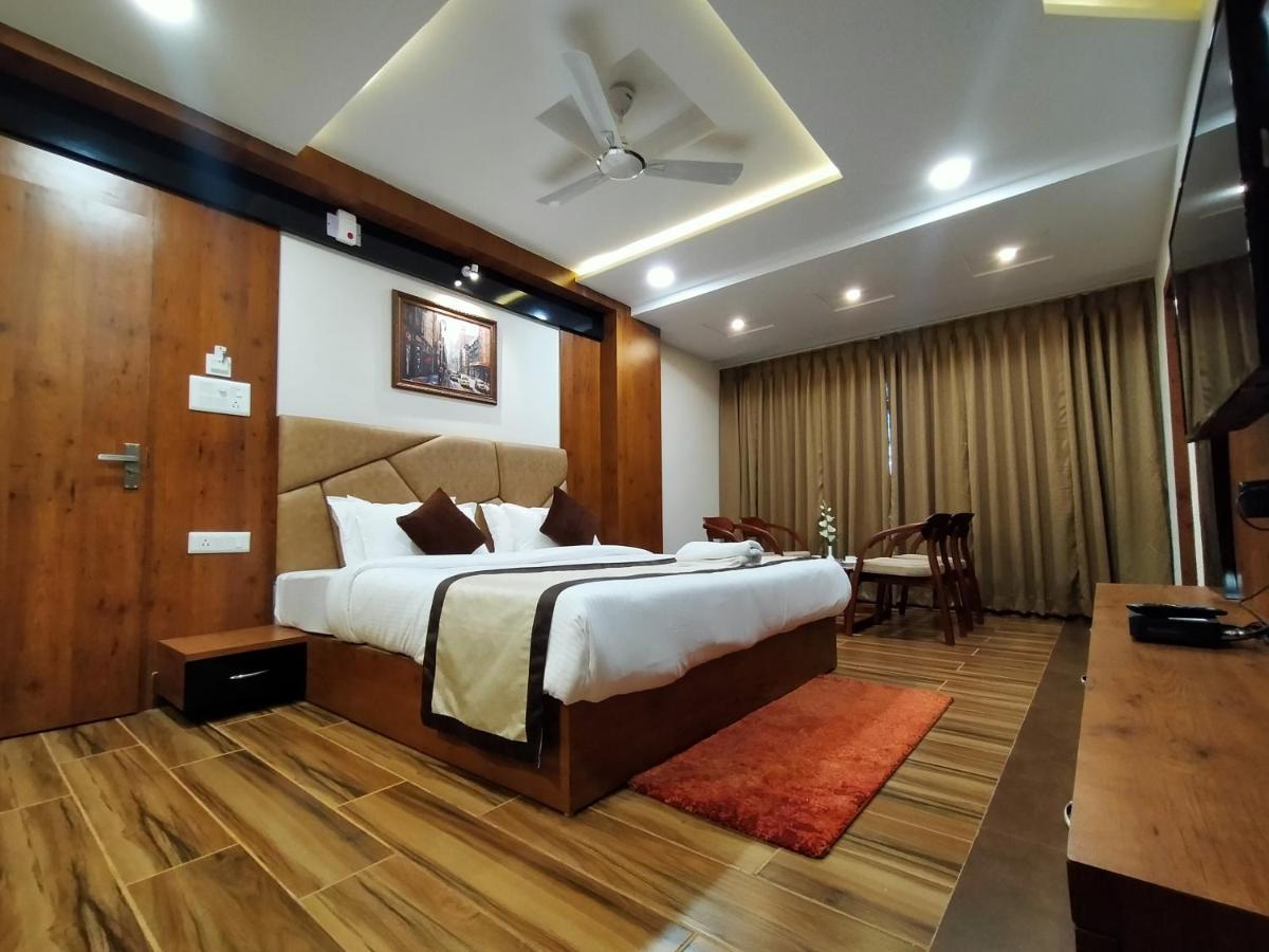 Hotel Royal City Siliguri Zewnętrze zdjęcie