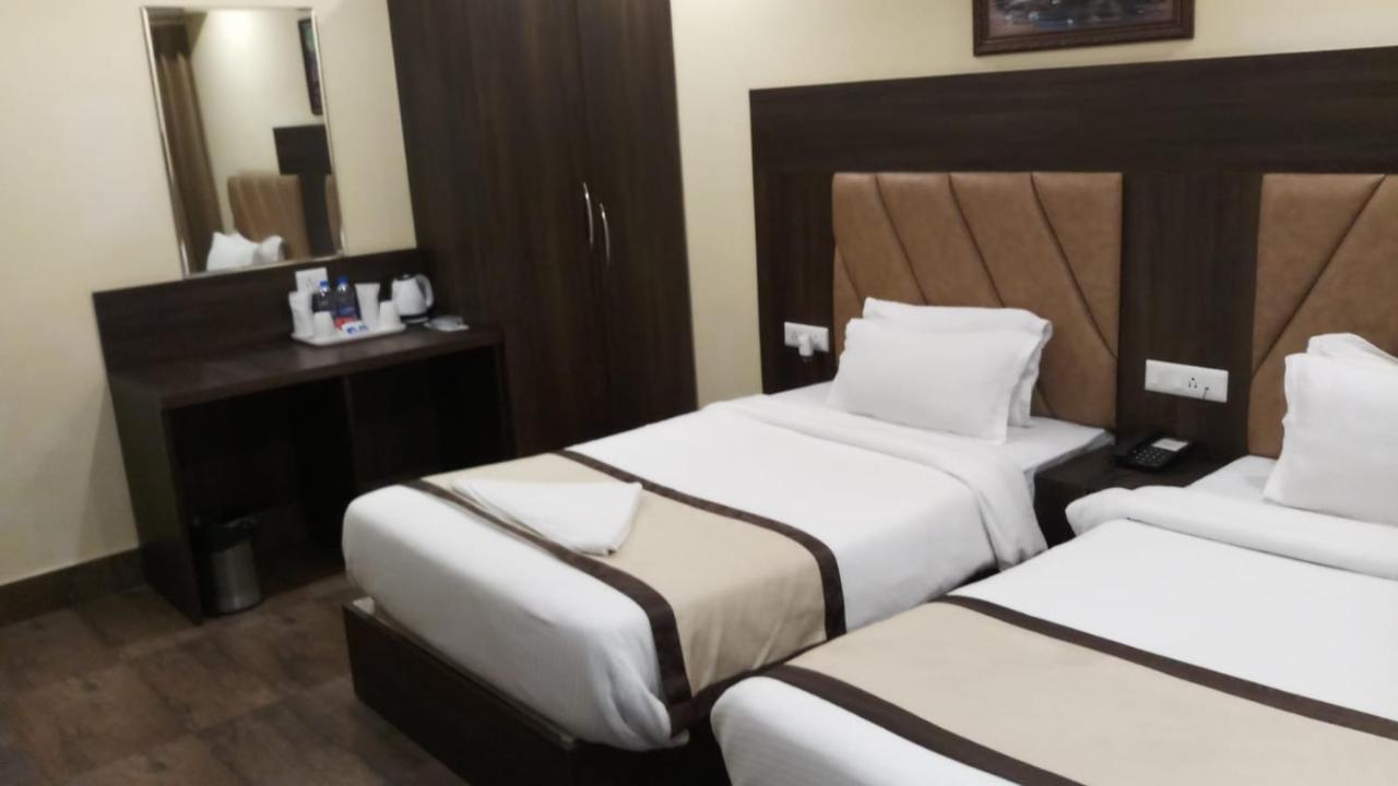 Hotel Royal City Siliguri Zewnętrze zdjęcie