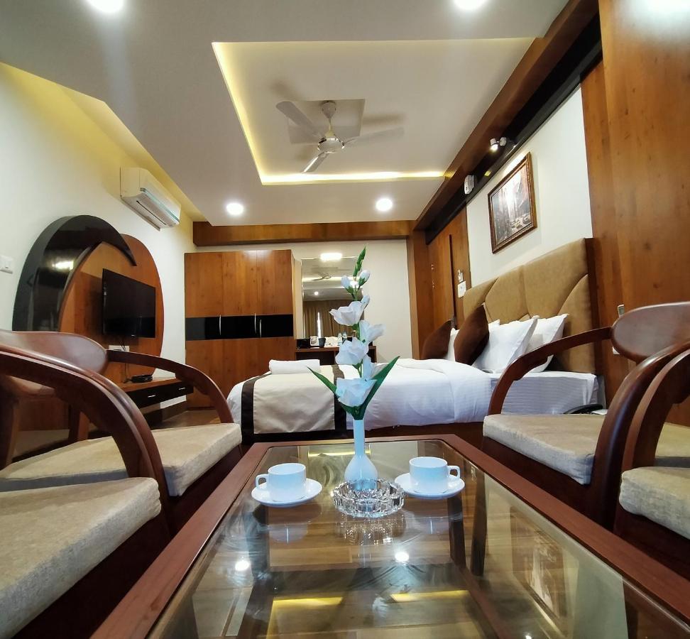 Hotel Royal City Siliguri Zewnętrze zdjęcie