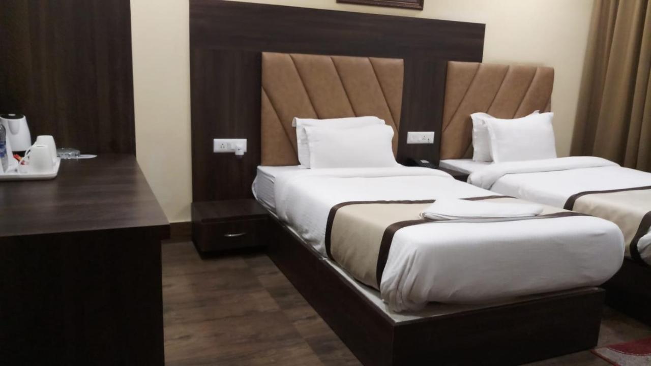 Hotel Royal City Siliguri Zewnętrze zdjęcie
